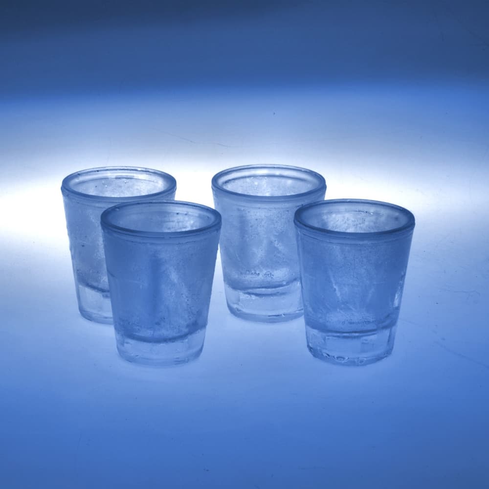 Nietopniejące kieliszki lodowe na 18 osiemnastkę